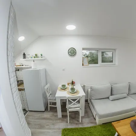 Lila Apartment