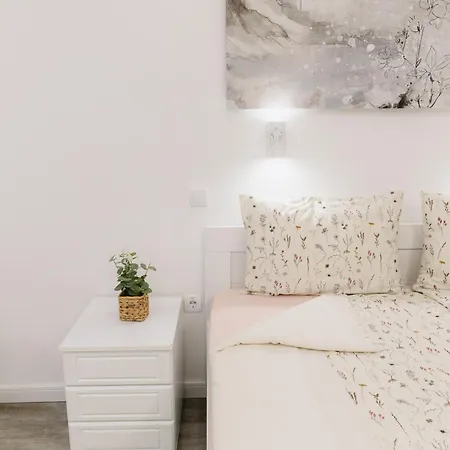 Apartment Lila